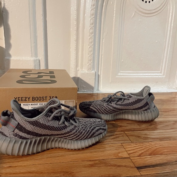 YEEZY BOOST 350 V2 - Beluga. Men’s 6/Women’s 7.5 US. - Picture 5 of 6